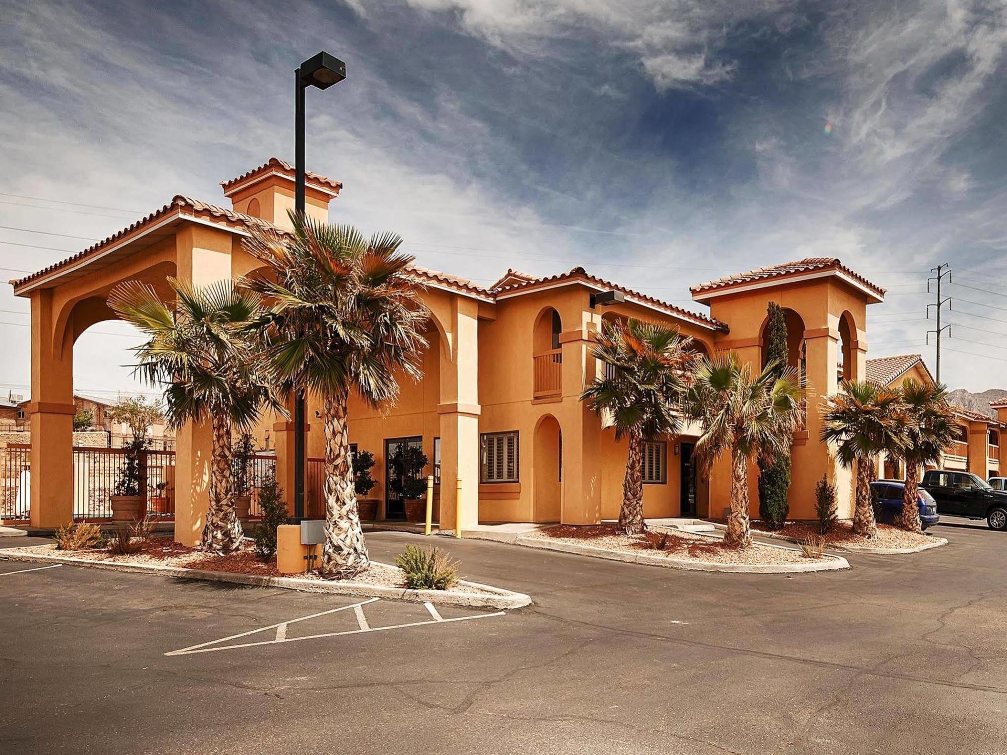 Western Sunland Park 3*